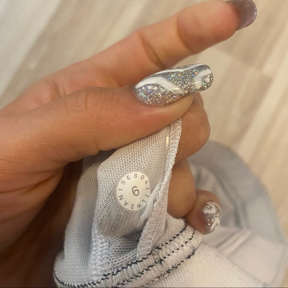 Lululemon bra - Picture 6 of 7